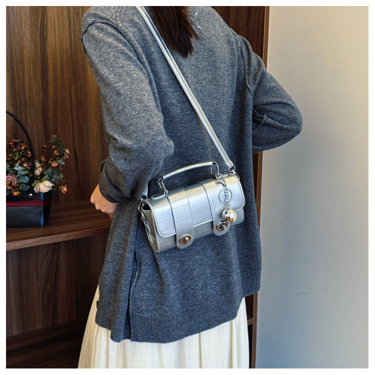 A trendy soft leather round bag for women, a new autumn/winter 2024 collection, stylish and versatile, single-shoulder crossbody bag for work undefined