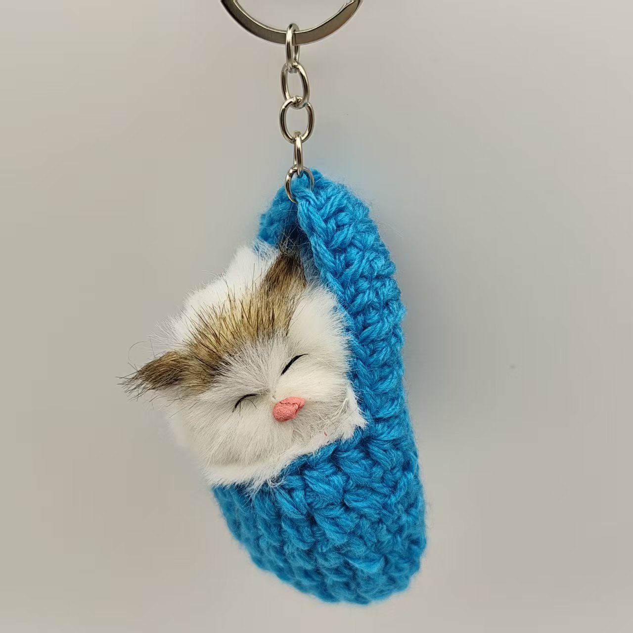 Llavero de peluche con diseño de gato durmiendo, colgante para bolso, teléfono, cordón para coche, pequeño regalo de animales, regalo navideño