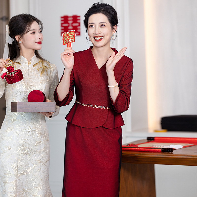 喜婆婆婚宴装旗袍礼服裙2025春季新款妈妈装时尚优雅酒红色连衣裙