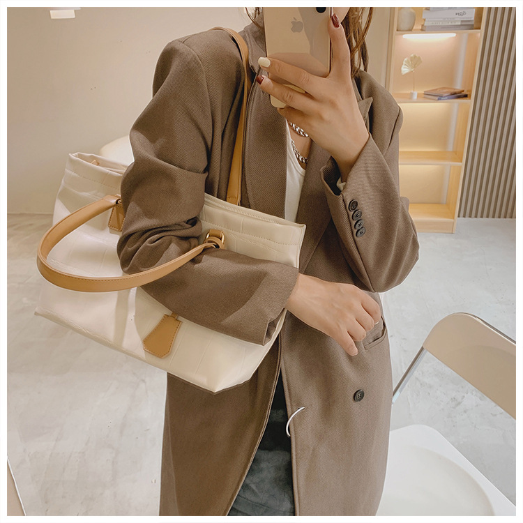 Fashion Stone Pattern Large-capacity Solid Color Soft Leather Handbag Wholesale Nihaojewelry display picture 49