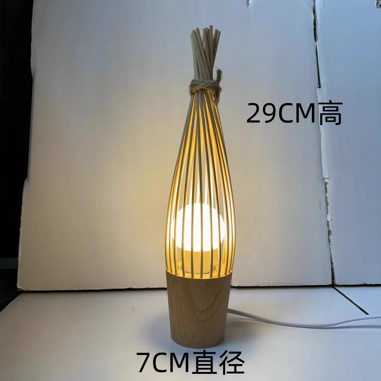 Viento tranquilo dormitorio sala de estar comedor hotel creativo mesera de cama luz de atmósfera recargable sala de té lámpara de mesa decorativa