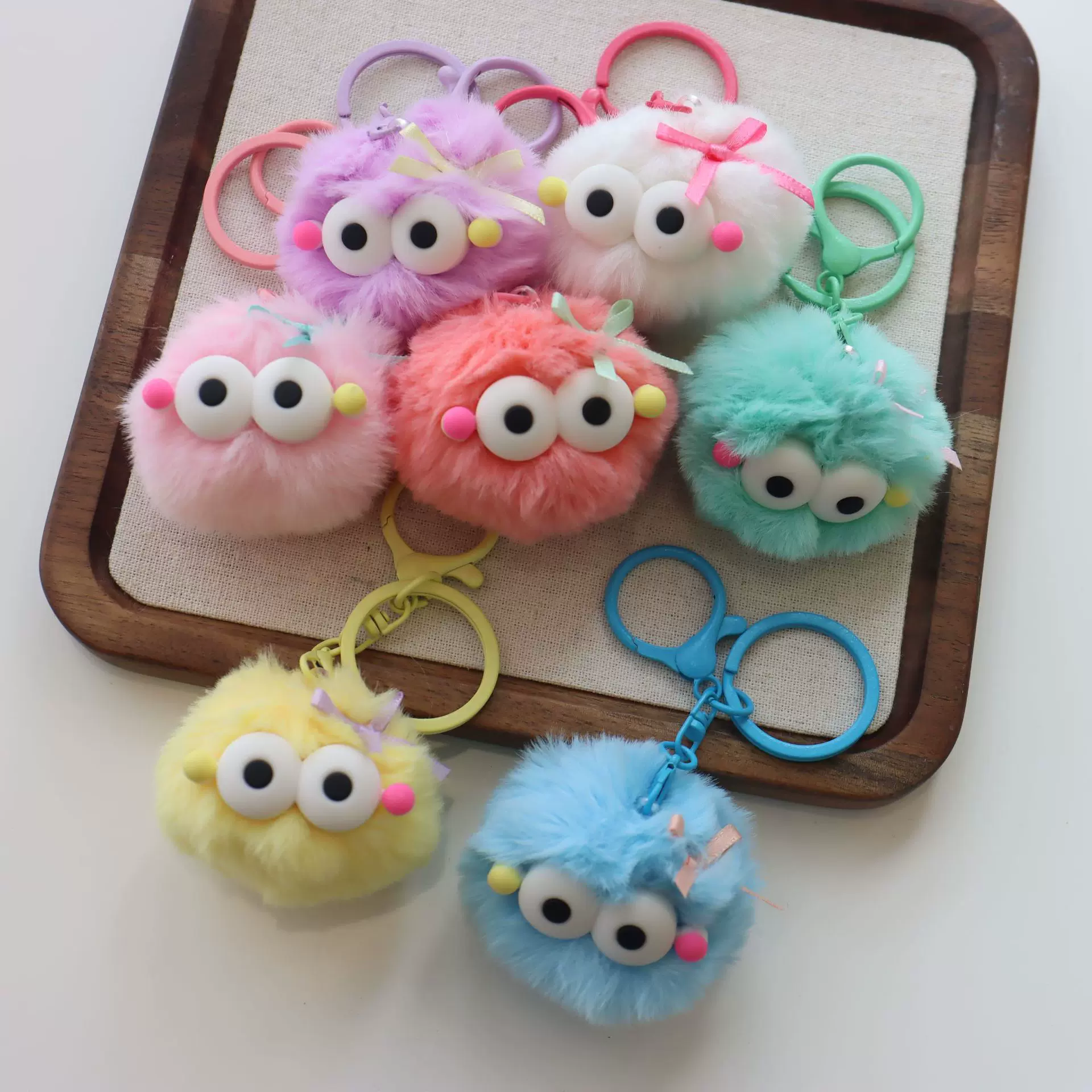 可爱腮红眼睛毛球挂件钥匙扣彩色毛绒球箱包挂件ins网红仿毛球