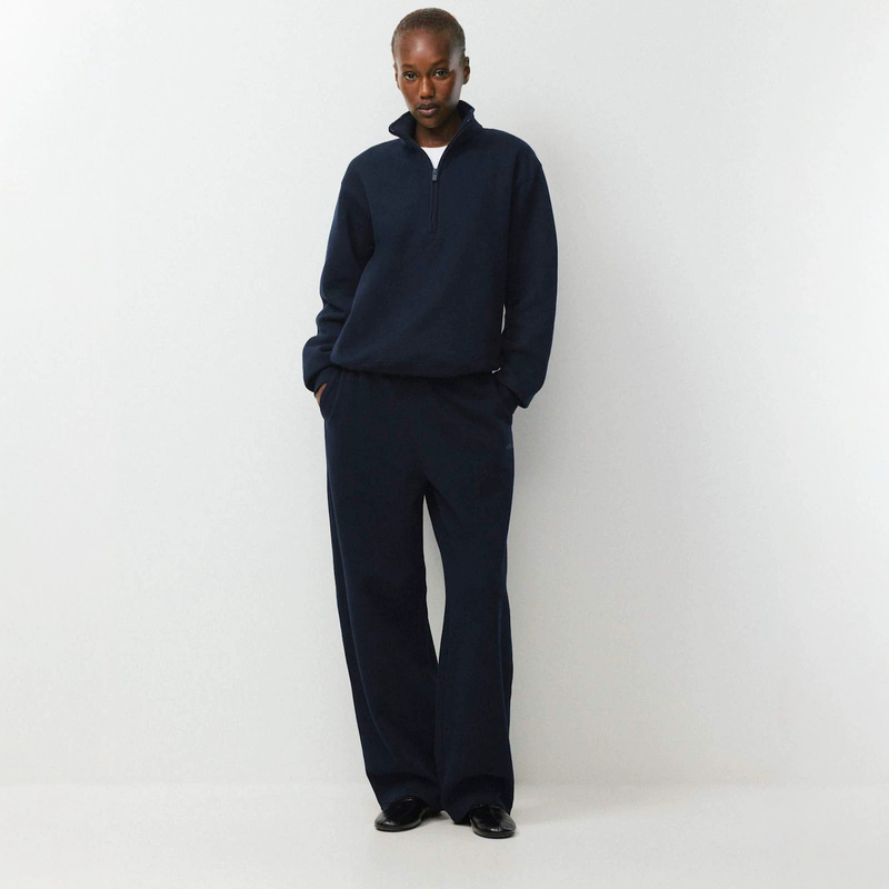Aritzia American-style half-zip stand-up collar sweatshirt, loose fleece casual pullover, casual and relaxed style base shirt for women Aritzia American-style half-zip stand-up collar sweatshirt, loose fleece casual pullover, casual and relaxed style base shirt for women