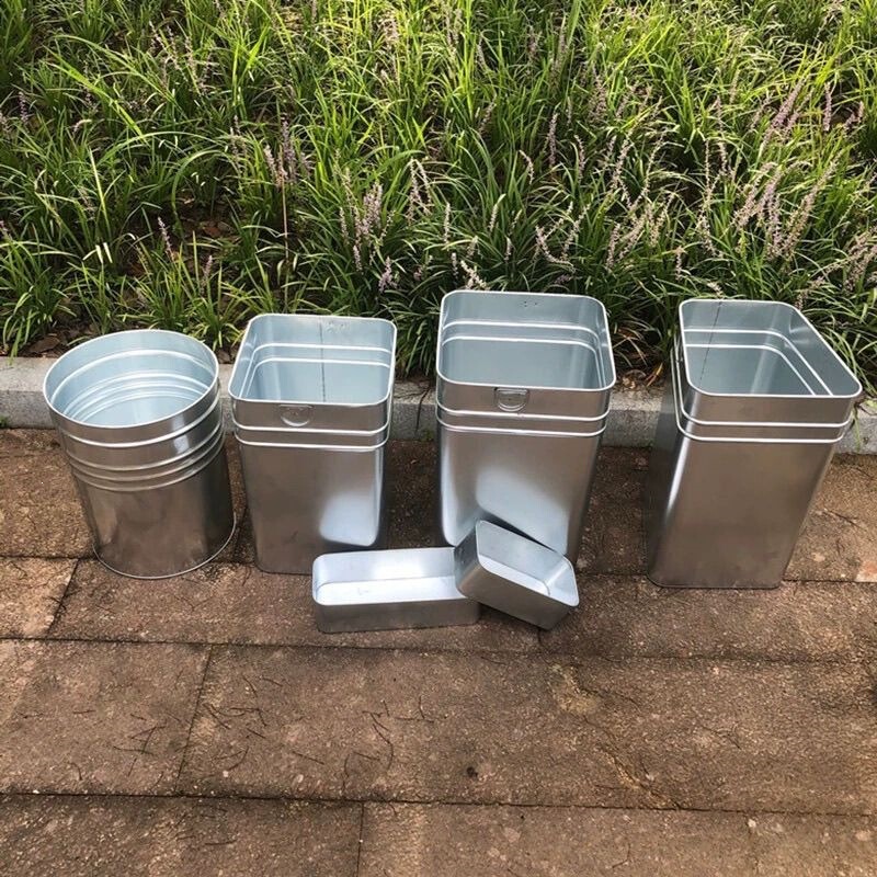 Outdoor trash can liner, square, large capacity, stainless steel inner bucket, galvanized round iron bucket, sanitation waste bin, nailed together Outdoor trash can liner, square, large capacity, stainless steel inner bucket, galvanized round iron bucket, sanitation waste bin, nailed together