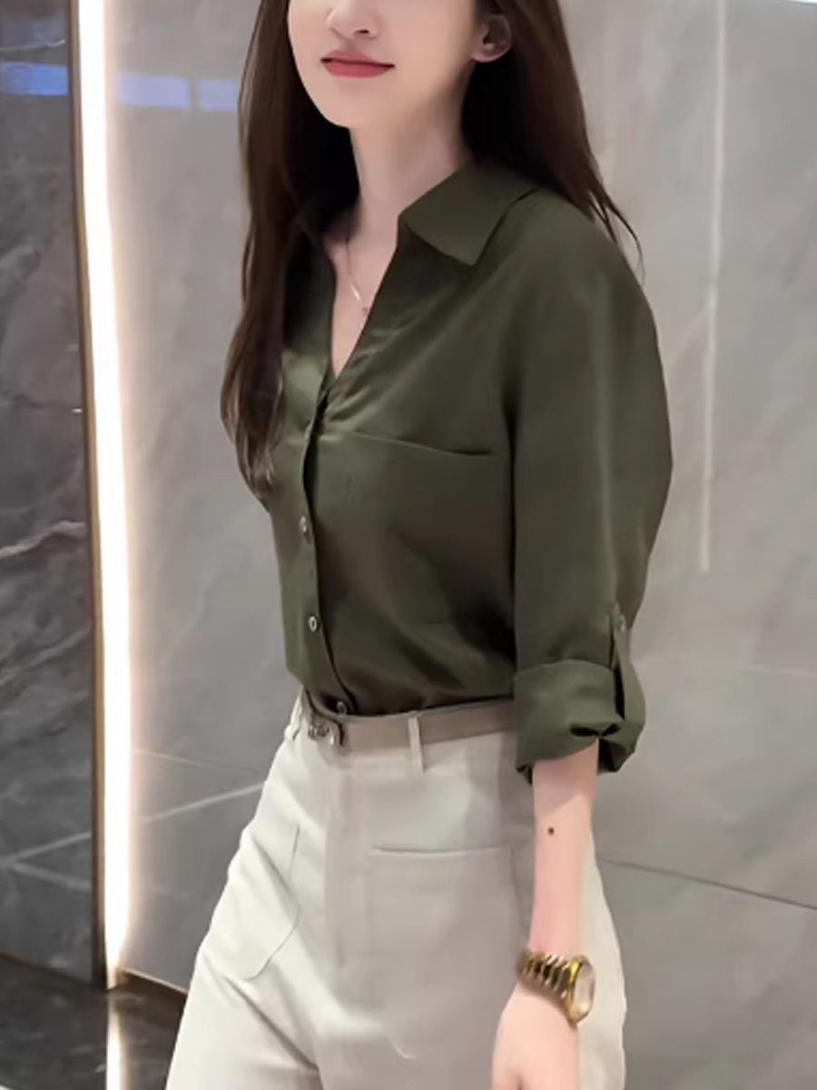 Áo sơ mi nữ tay dài cổ V rộng, chất liệu mềm mại, form suông thoáng mát — Xanh ngọc lam tốicolor, màu trắng