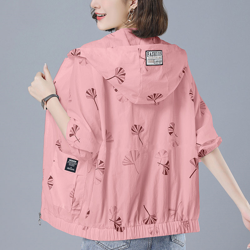 Sun Protection Clothing for Women, Long-Sleeved Lightweight Jacket with Print, New Summer Style for Middle-Aged Mothers, Large Size Loose Hooded Sun Protection Clothing