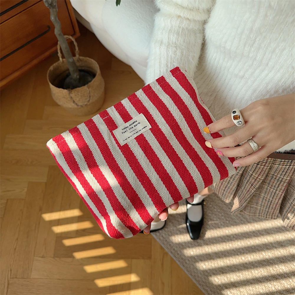97g Weight Canvas Lining Material Zipper Closure Type / Strap Type Cosmetic Bag Bags Type Casual, Holiday Occasion Canvas Material Bag, Stripe Pattern All Seasons Season Women's Gender Streetwear Style Square Shape Medium Size Streetwear Bag Stripe Canvas Square Makeup Bags 37