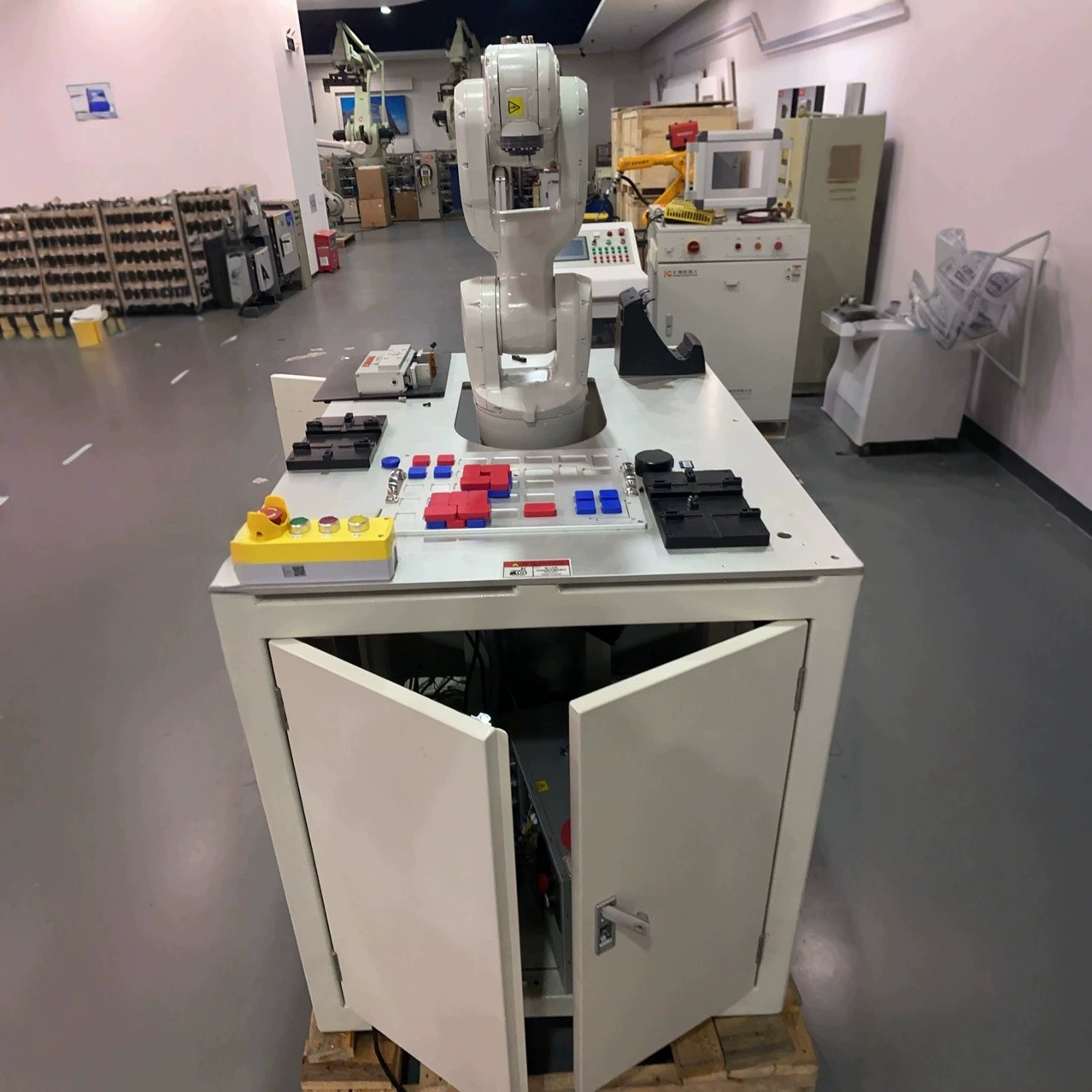 ABB ведет переговоры о цене робота ABB модели 1200-7/0.7. Состояние новое. Если вас заинтересовало, пожалуйста, напишите в приват!