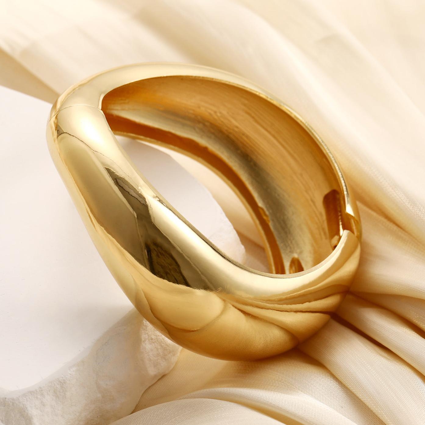 Diseño transfronterizo sensación de pulsera de moda Europa y América personalidad de viento frío retro chapado en oro 18k pulsera de apertura ajustable