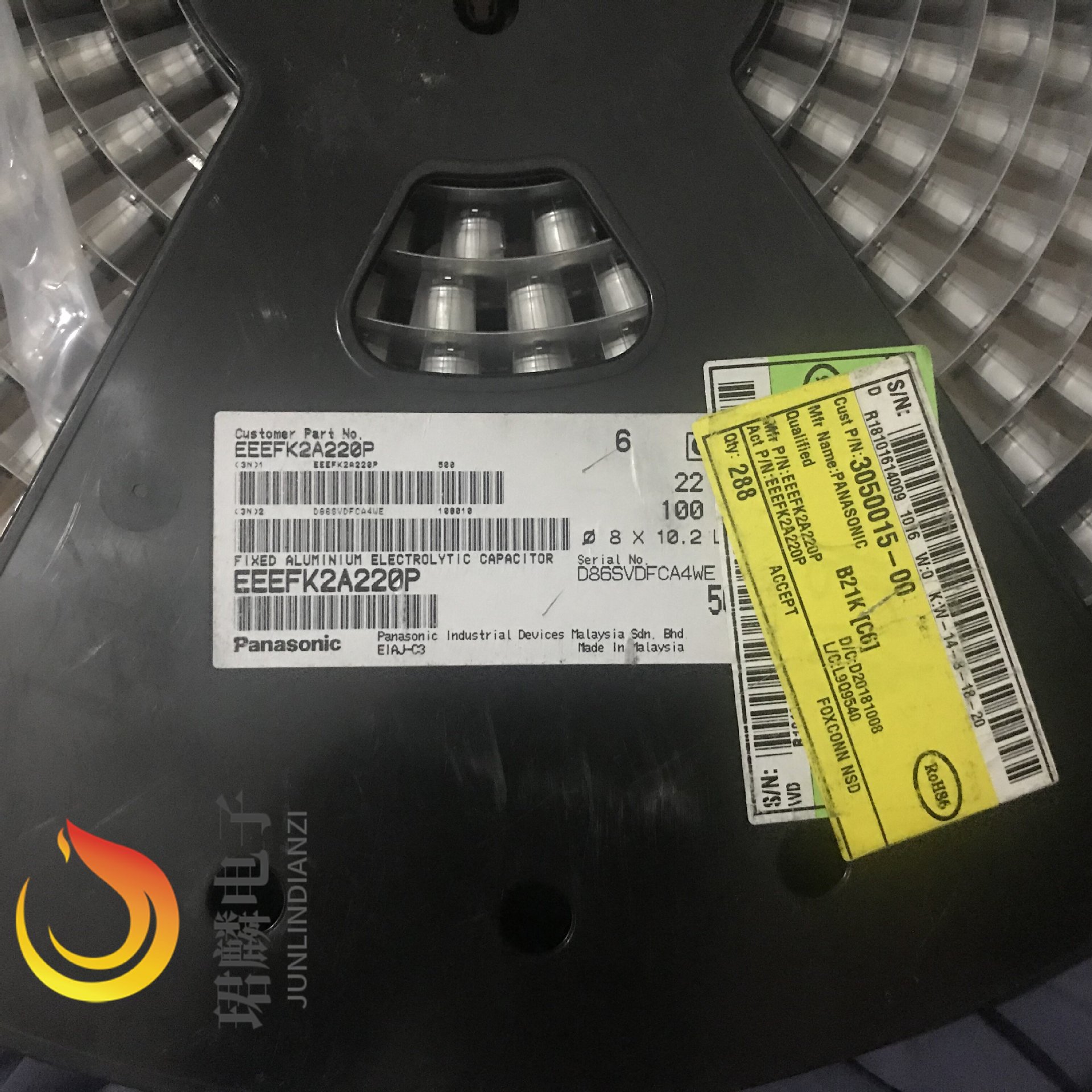 EEEFK2A220P 100V22UF 8X10.2 松下FK高频低阻贴片电解电容 105度