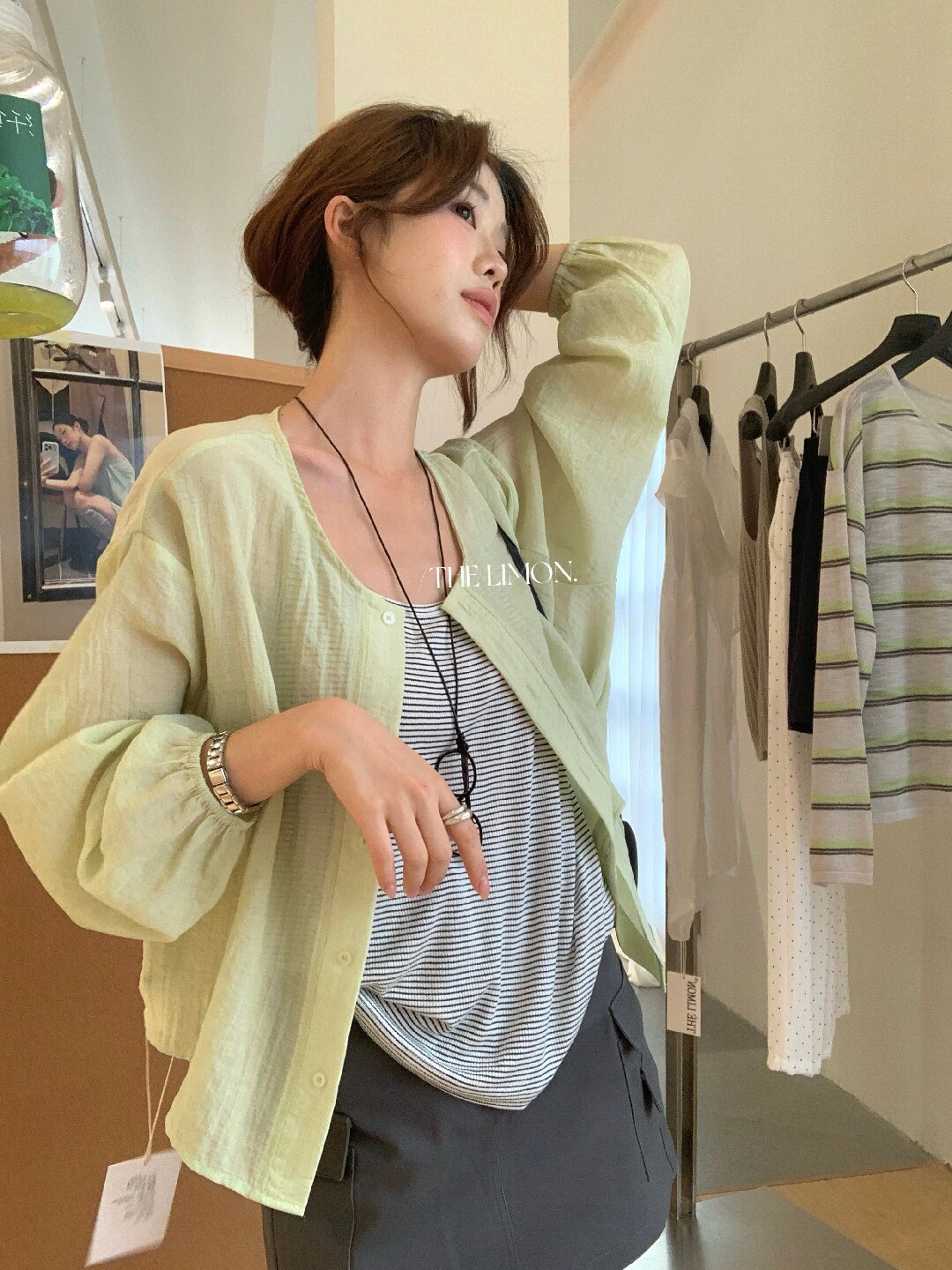 Áo chống nắng dáng dài tay ngắn kèm áo sọc trong hai mảnh nữ — xanh lam, bạc hà xanh, xanh mù tạt, màu trắng chi tiết 19