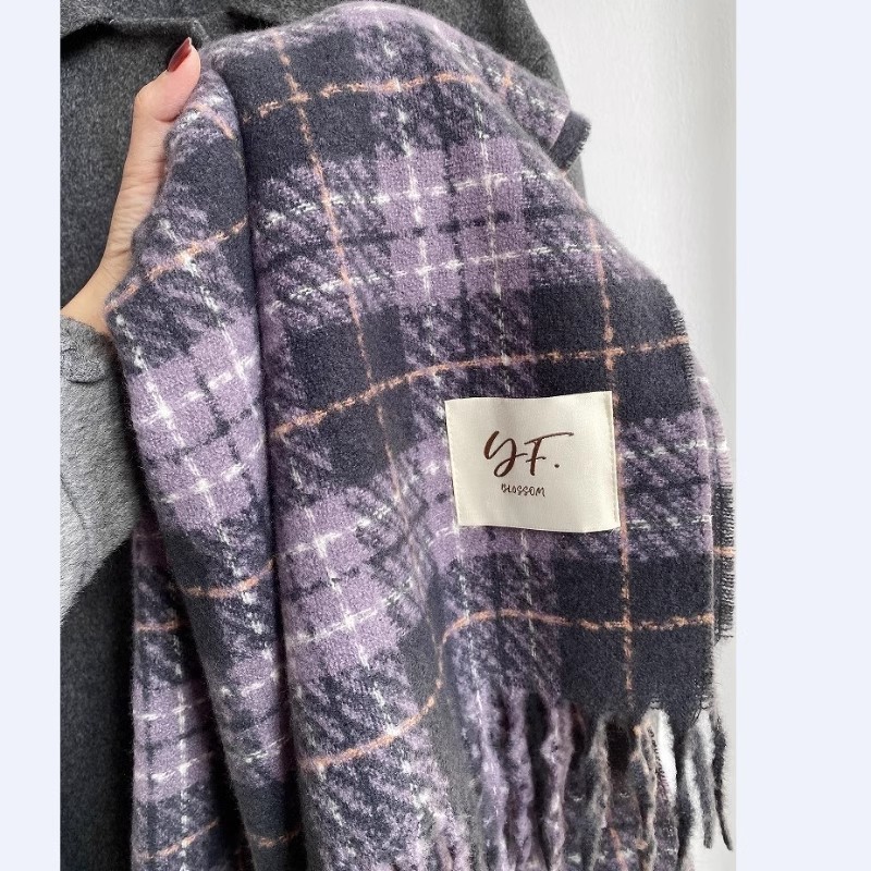 Purple colored universal scarf made of faux fur
