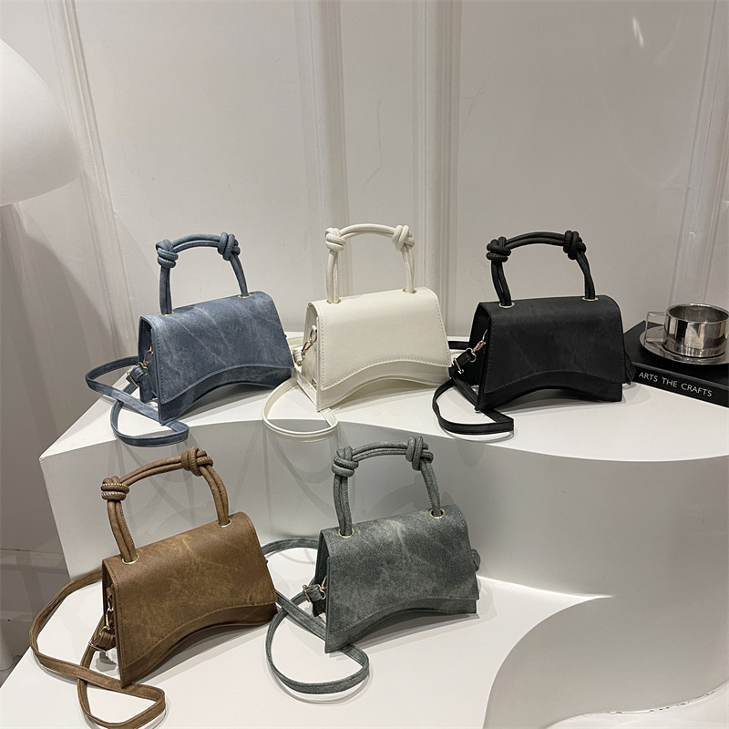 Women's Simple and Elegant Commuter Solid Color Handbag 2025 Autumn New Stylish Fashion Single Shoulder Crossbody Small Square Bag Women's Simple and Elegant Commuter Solid Color Handbag 2025 Autumn New Stylish Fashion Single Shoulder Crossbody Small Square Bag