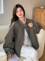 灰色韩版松弛感撞色拼接外套女短款2025秋季新款休闲简约百搭上衣