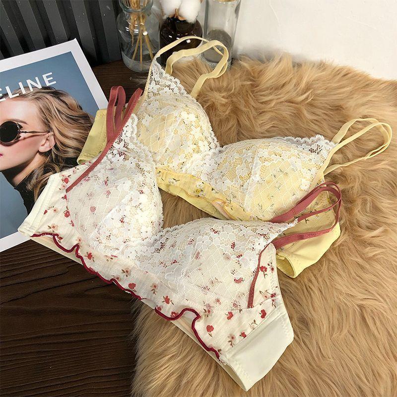 Japanese-style pastoral lace bra set with no underwire, thin cups, seamless fabric, comfortable for small busts, with lift and push-up effect, sweet and charming