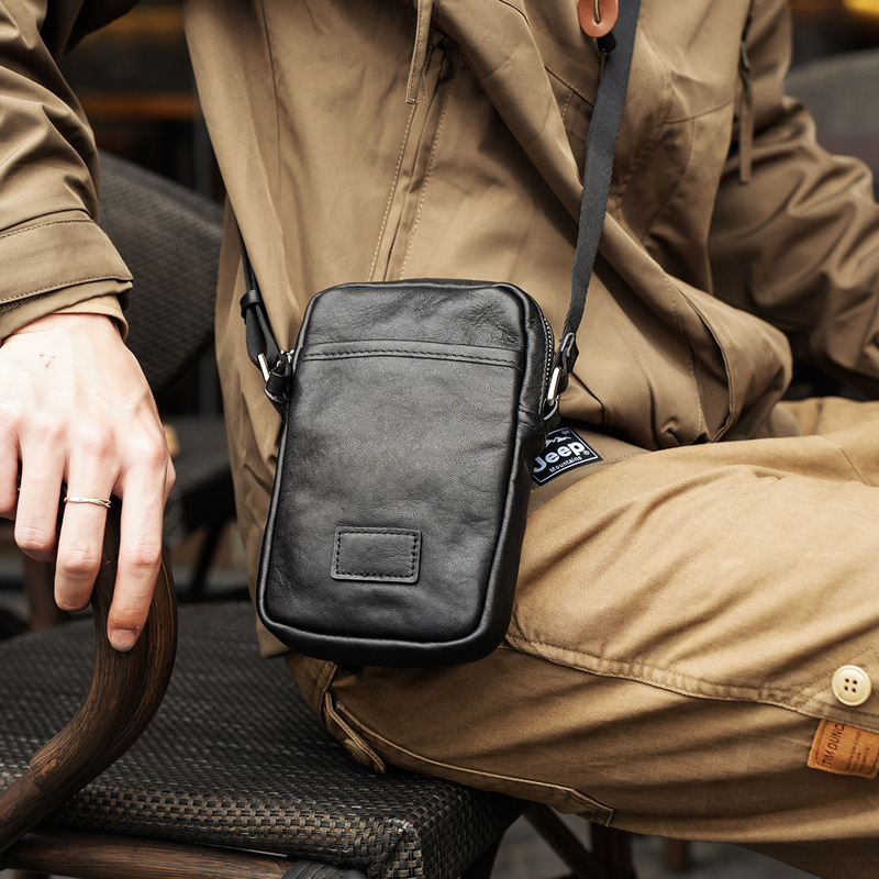 Genuine Leather Original Men's Mini Bag, Portable Mobile Phone Bag, Casual Small Backpack, Single Shoulder Crossbody Bag, Trendy, Simple and Portable