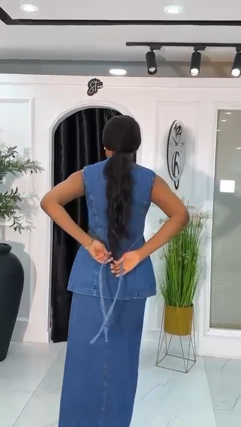 Completo donna in denim top senza maniche e gonna lunga con tasche_voghion.com