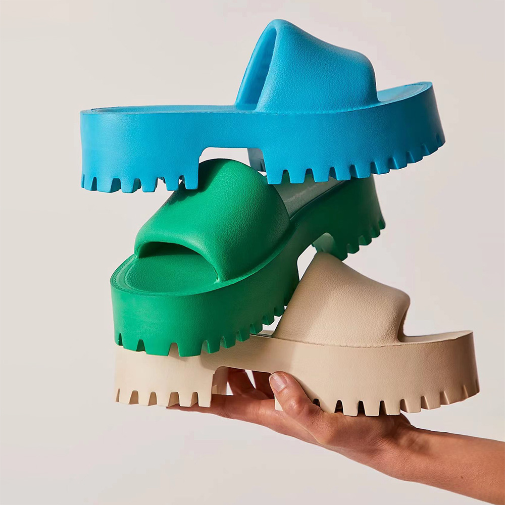 Zapatillas de suela gruesa para mujer, estilo europeo y americano, modernas y elegantes, de EVA, con suela plana, de gran tamaño, para uso exterior, sandalias de una línea con suela suave para mujer, cómodas