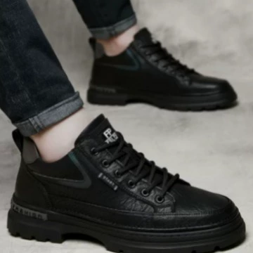 Весенняя Мужская обувь из воловьей кожи 2023 Новая мужская Спортивная повседневная британская черная кожаная обувь, подходящая ко всему формальная модная обувь