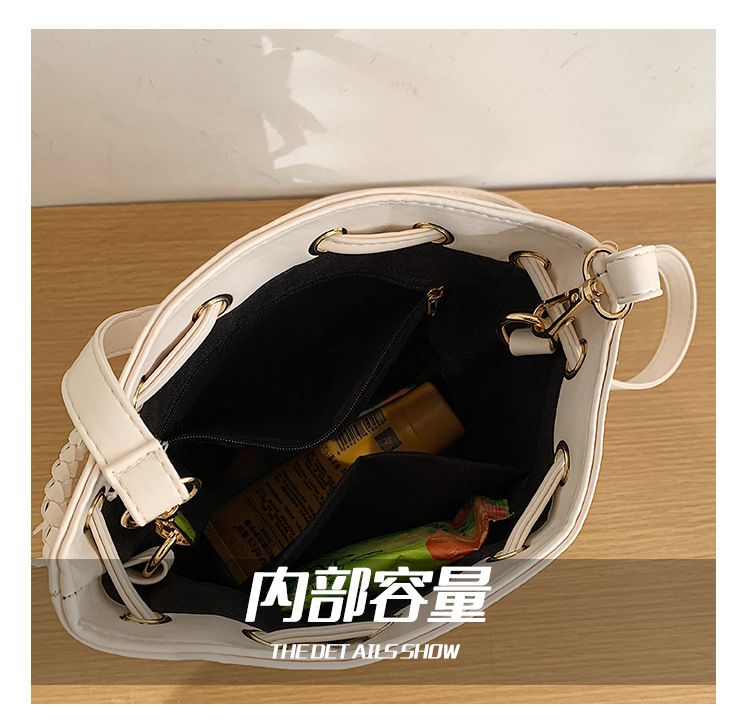 New Trendy Texture Fashion Messenger Bucket Bag display picture 16