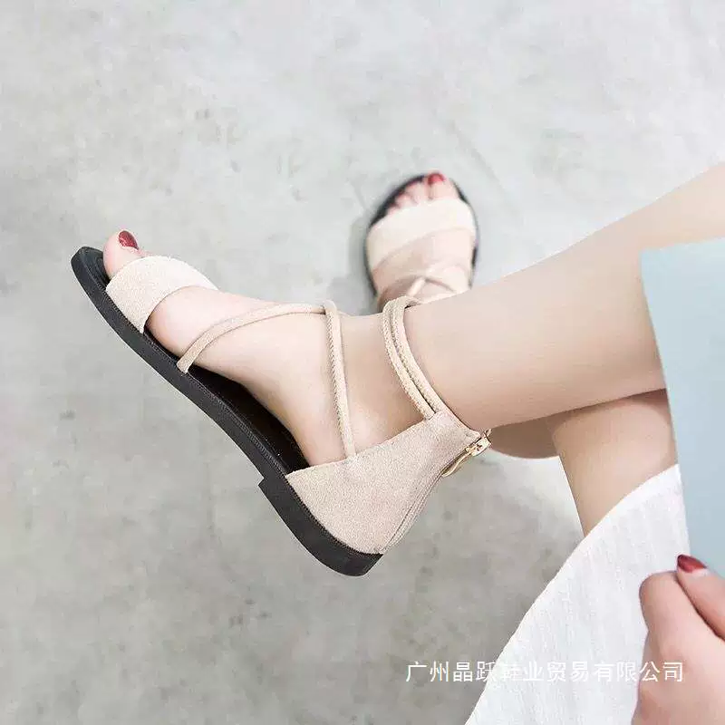 Женские сандалии в корейском стиле, лето 2025, новый стиль, универсальные студенческие туфли на плоской подошве на плоской подошве, модные римские пляжные сказочные туфли с перекрестными ремешками