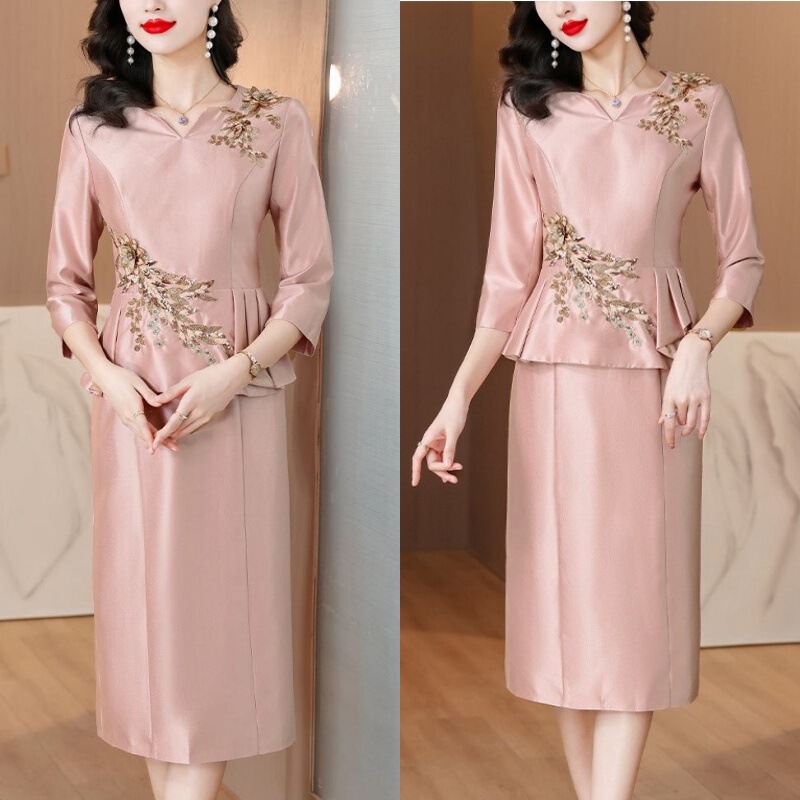 Xi mother-in-law wedding banquet temperament evening dress dress 2025 spring and summer new flowers sound wedding mother dress Xi mother-in-law wedding banquet temperament evening dress dress 2025 spring and summer new flowers sound wedding mother dress