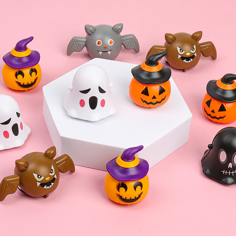ハロウィーンの幽霊の子供のカボチャのリターン車の祝日のパーティーの雰囲気の漫画のおもちゃのリターン車の幼稚園の贈り物|undefined