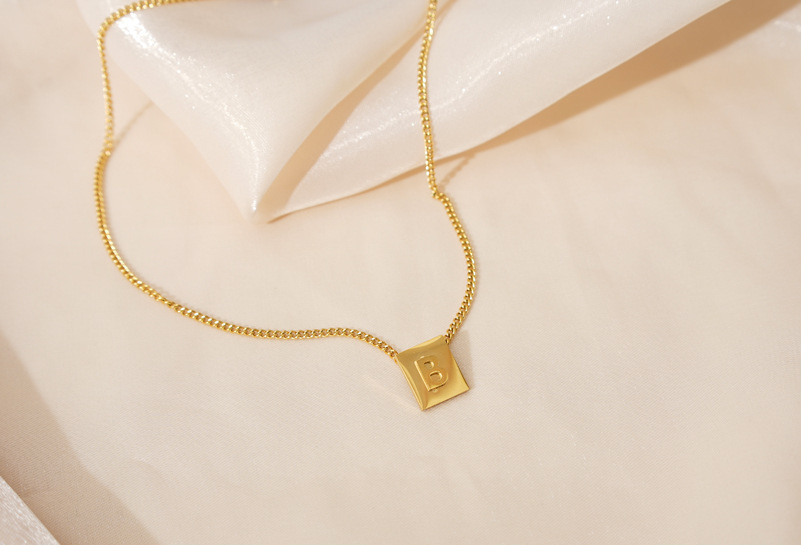 Fashion Square Letter Simple Fashion Titanium Steel Clavicle Chain Wholesale display picture 4