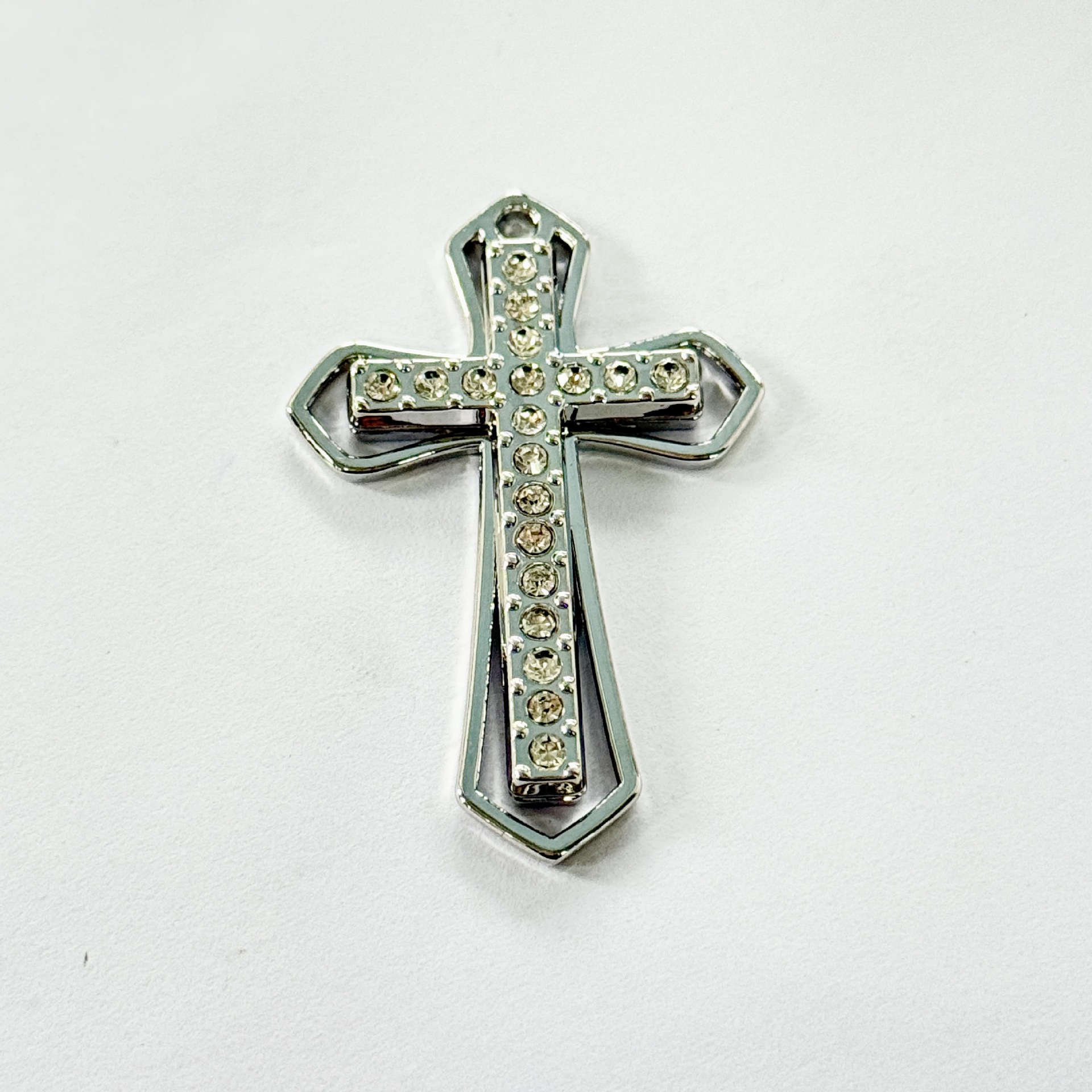 Accesorios de joyería de aleación de bricolaje Colgante de cruz de plata retro Pulsera Collar Pendientes Decoración de ropa Colgante