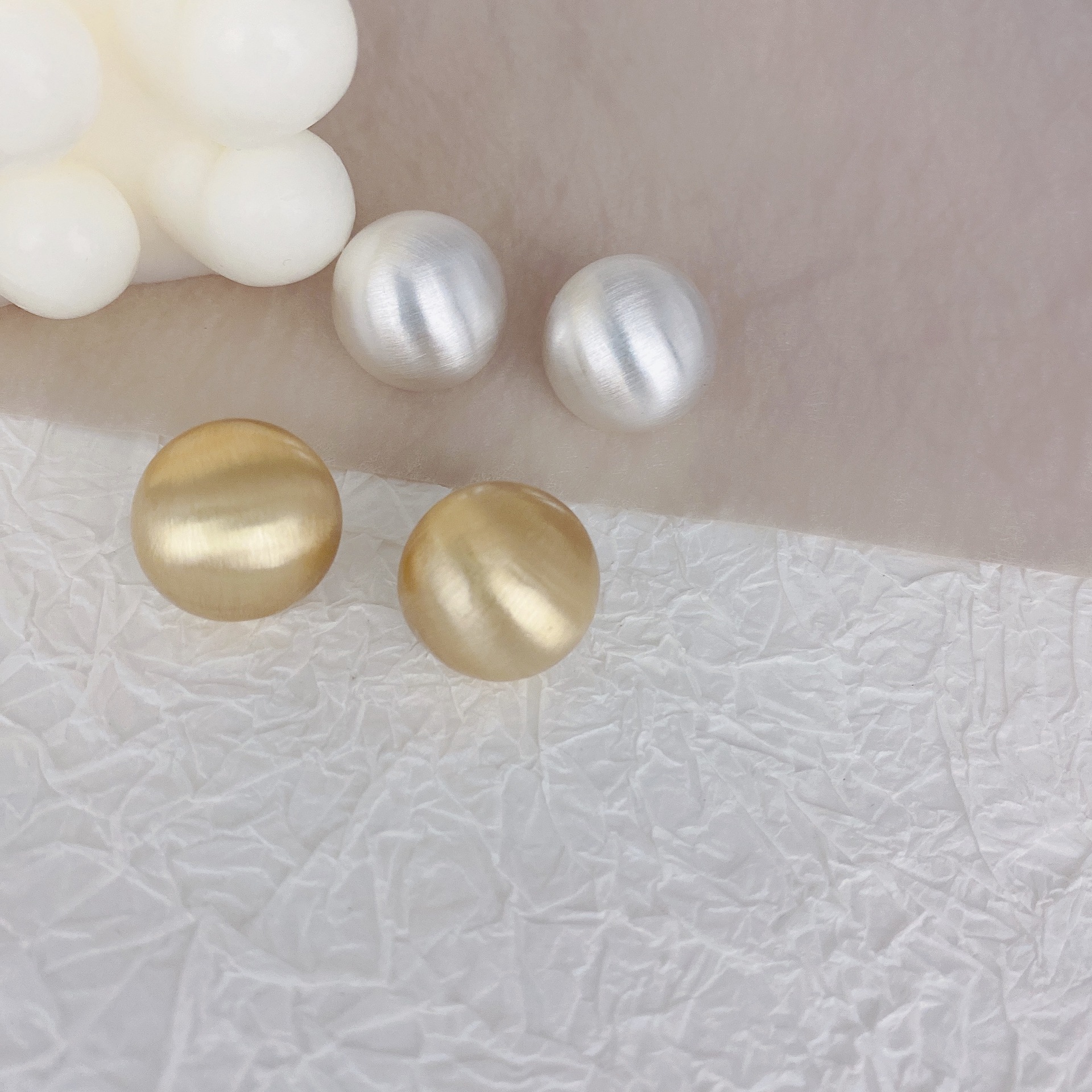 Xiaohongshu Popular French Style Metal Pea Brushed Earrings S925 Cold Style High Quality Ear Studs E