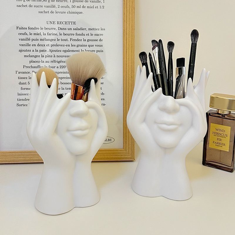 Creative white human face-shaped pen holder, multifunctional office desk stationery organizer, simple artistic decoration