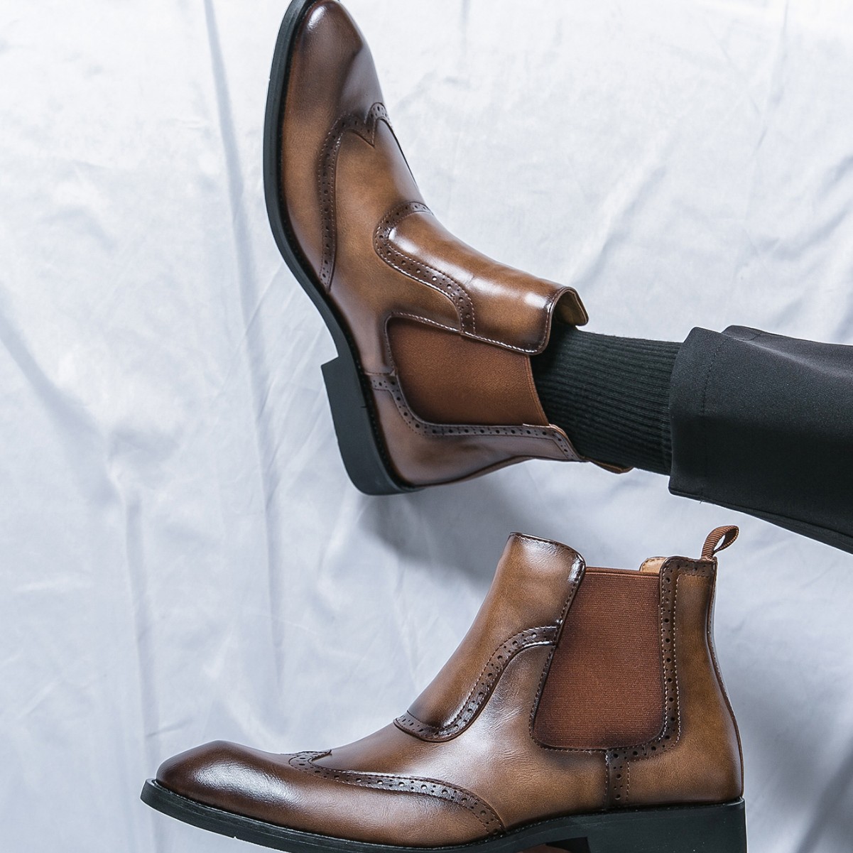 Botas de cuero de hombre invierno nuevas botas de cuero de alto nivel de vello, zapatos de cuero transfronterizos grandes para hombres nuevas botas Martin retro zapatos de calzado