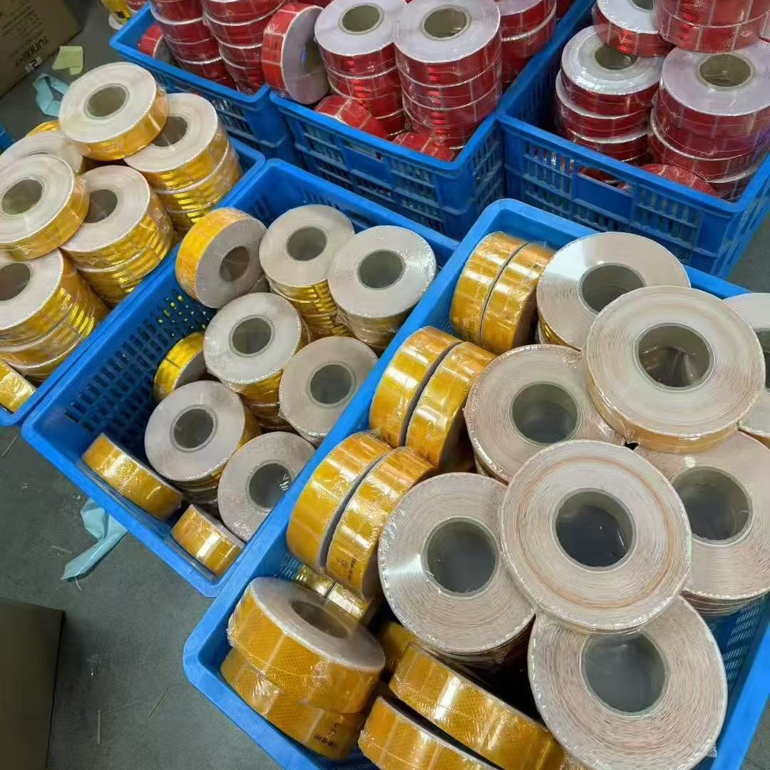 反光标识反光贴黄色欧标黏贴牢固车贴红蓝绿车厢挂车矿山用贴导向