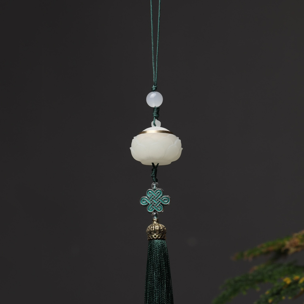Wooden Gourd Incense Diffuser, Longevity Wish Hollow-Out Treasure Bottle with Tassel, Car Hanging Ornament, Suitable for Live Streaming