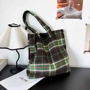 �羳Ů���ﶬë�ذٴ�μ��ͨ�ڰ�bags�������������ذ�