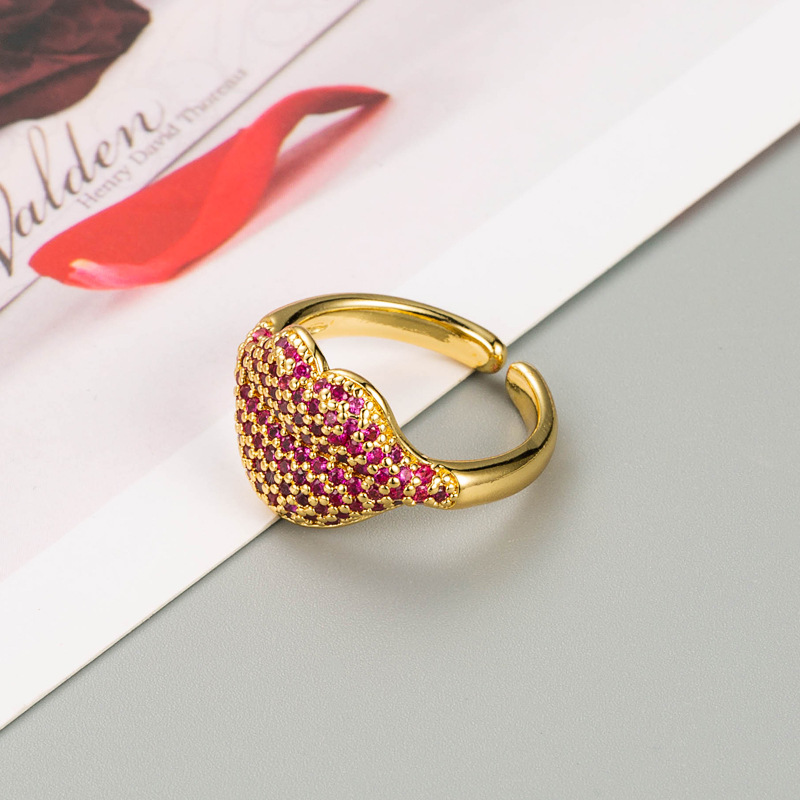Fashion Copper Gold-plated Micro-inlaid Zircon Lip Opening Couple Ring display picture 5