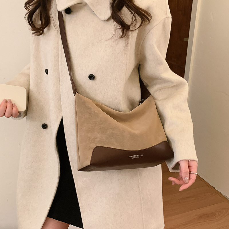 Otoño y invierno de alto nivel retro bolsas de color para mujeres 2025 nuevo estilo versátil bolsas de bolsas de hombro