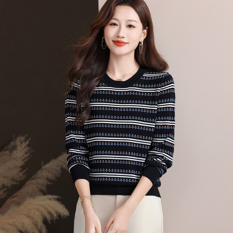 【厂家直供】撞色圆领条纹针织短款女士毛衣时尚减龄显瘦打底衫潮|undefined