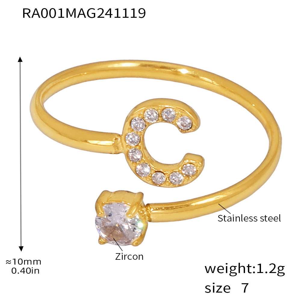 Qiong Yao Titanium Steel 26 letras con incrustaciones de circón Juego de joyas PVD chapado en oro real collar de retención de color pulsera anillo aretes