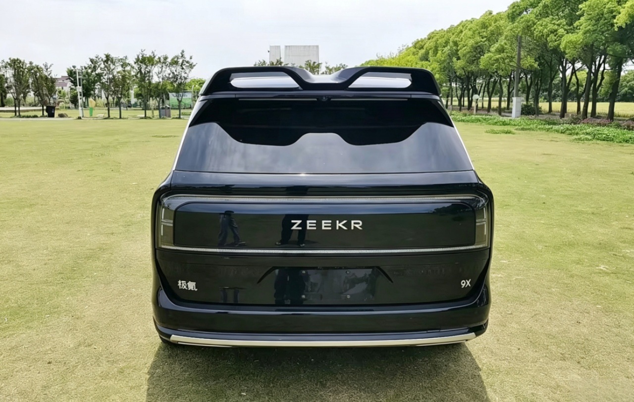 Suitable for 25-26 Models of Zeekr 9X Rear Roof Wing Surround Modification Front Lip Rear Lip Small Surround Tail Wing Kit