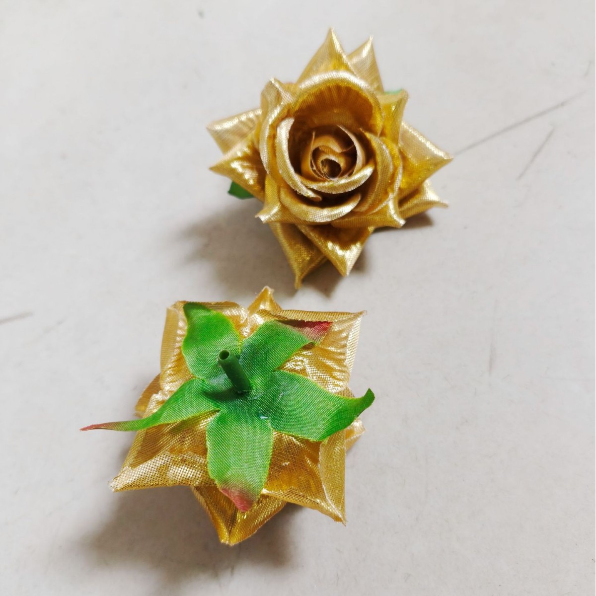 Cabeza de rosa artificial de aproximadamente 6,5 cm hecha de tela flocada, flor decorativa, ramillete, arco de flores, decoración floral, decoración de bodas.