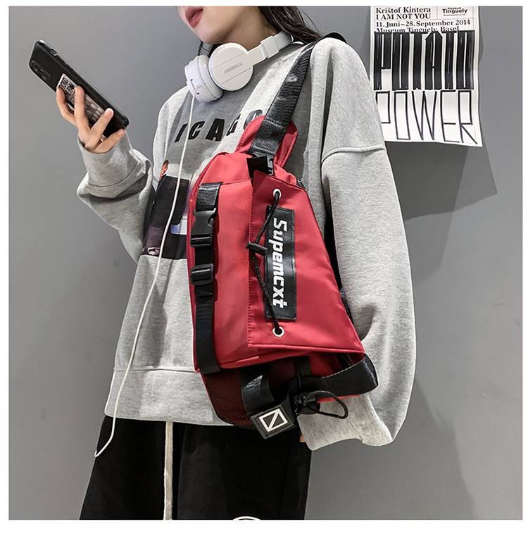 Internet Hot Casual Mechanical Style Simple 2021 New Sports Messenger Bag Men's And Women's Non-canvas Nylon Mobile Phone Chest Bag display picture 6