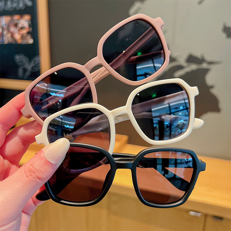 Children's sunglasses unisex for girls and boys, stylish cool kids baby silicone glasses, UV protection and sunshade