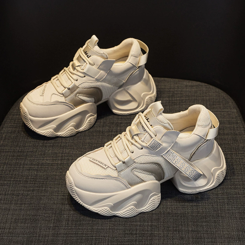 Обувь папы Женская обувь Весна 2025 Новый Толстая подошва Внутренняя взрывная версия Повседневная мода Студенческая обувь Женская обувь