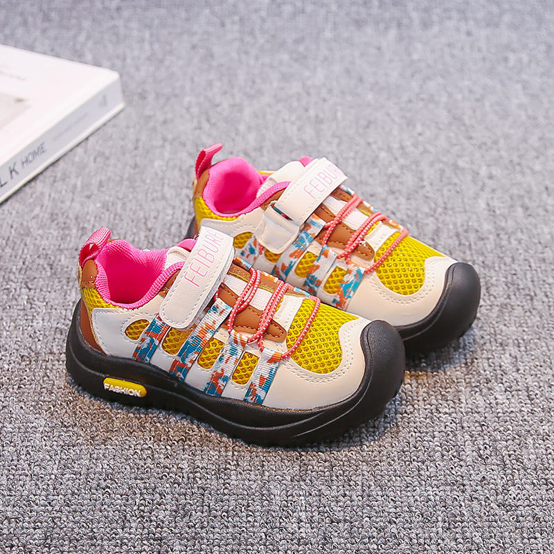 Zapatos deportivos de niñas verano 2026 nuevos zapatos de papá transpirables de malla para niños zapatos de correr al aire libre para niños