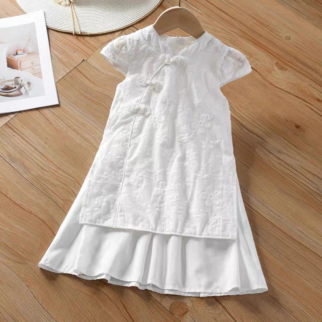 5522#Embroidered cheongsam