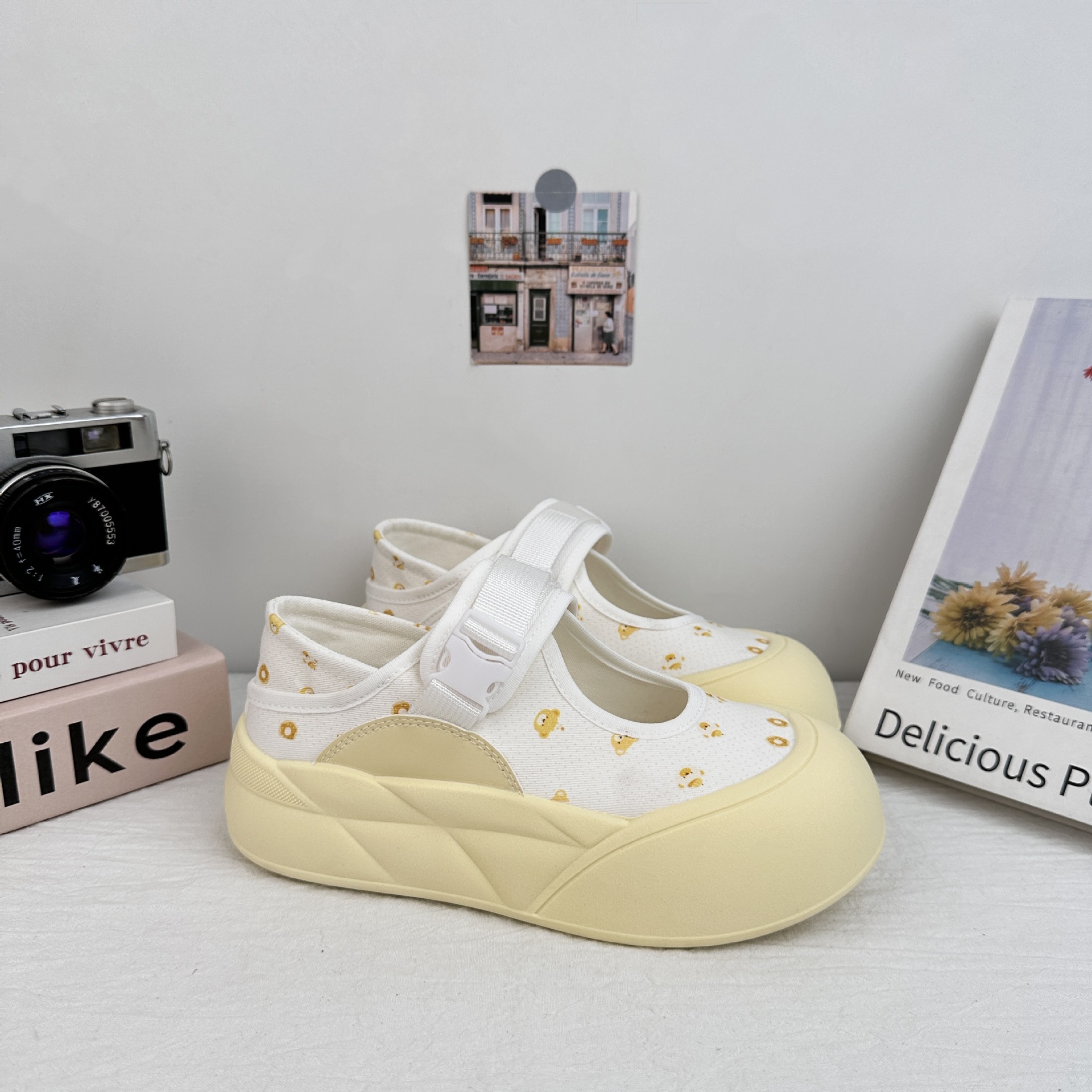 Zapatos de mujer Yuanbo Mary Zhen2025 nuevos zapatos de lona de estilo explosivo con suela transpirable con faldas sandalias pequeñas