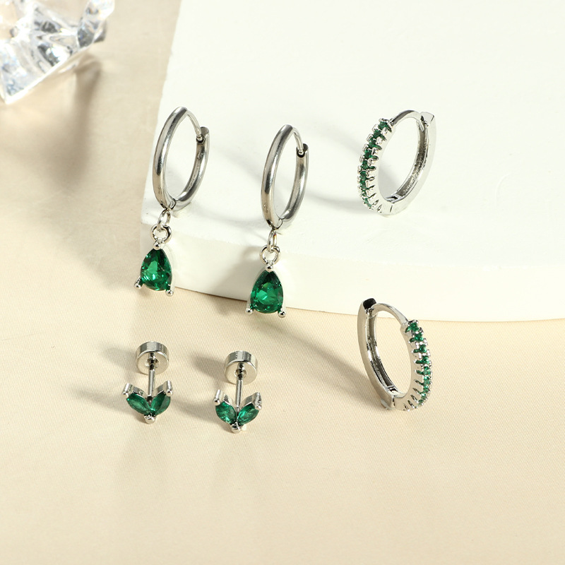 Labret piercing jewelry detail image