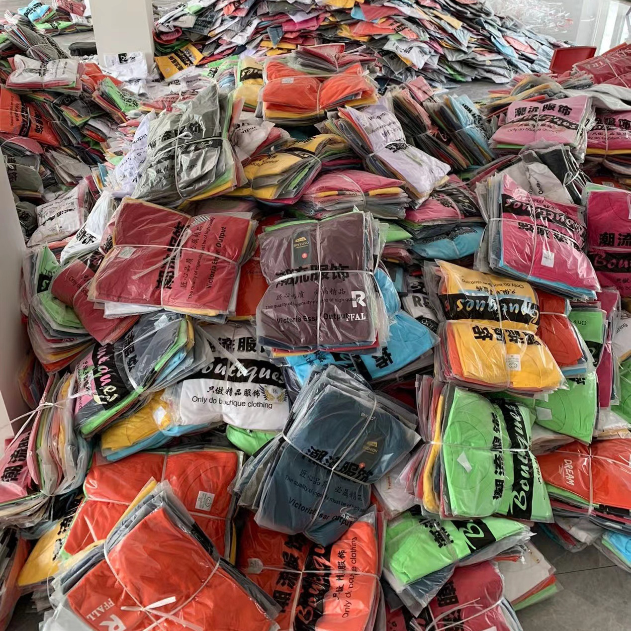 Ropa de Mercado Nocturno al por Mayor, Camisetas de Moda, Estilo Urbano Holgado de Verano, Puesto de Mercado, Ropa de Hombre de Manga Corta, Marca de Moda