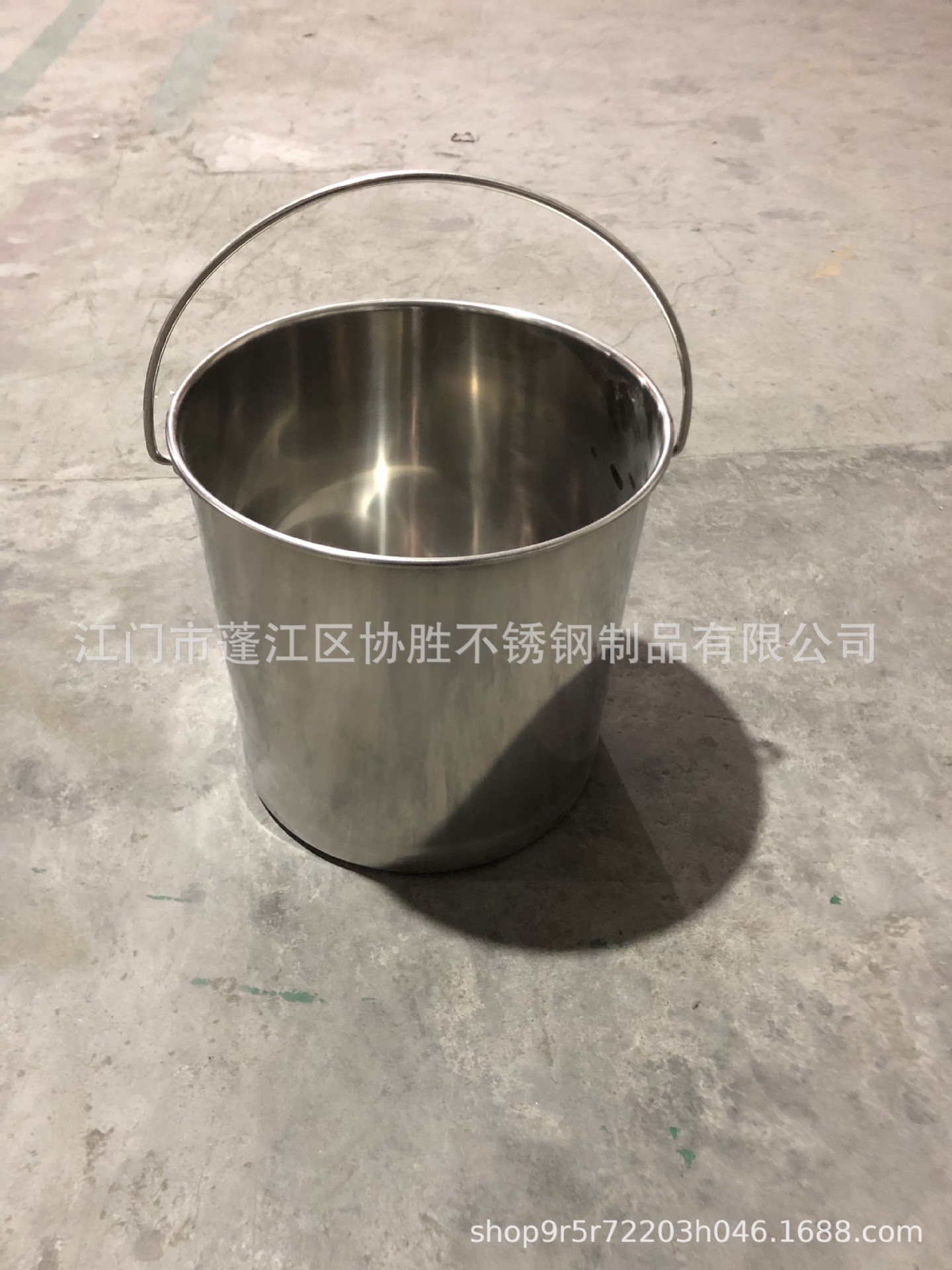 厂家直销不锈钢水桶提桶带脚斜身提桶汤桶糖果酱桶开水桶等